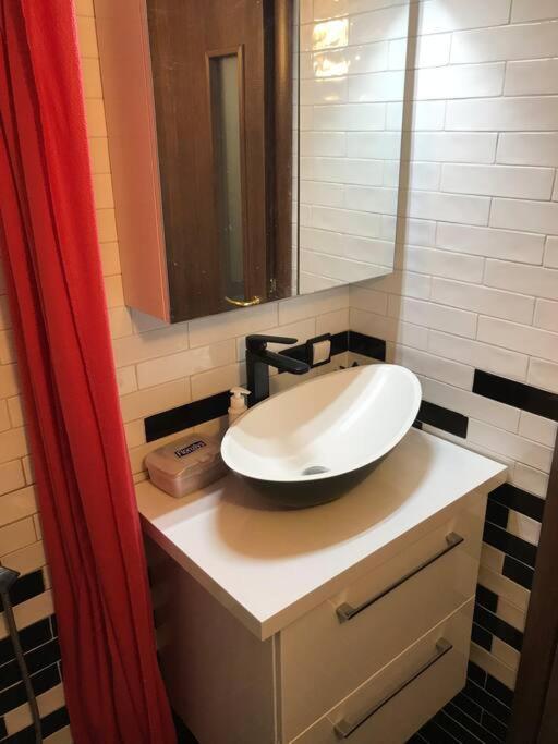 City Center/Navarinou Modern Apt. With Queen Bed เทสซาโลนิกิ ภายนอก รูปภาพ